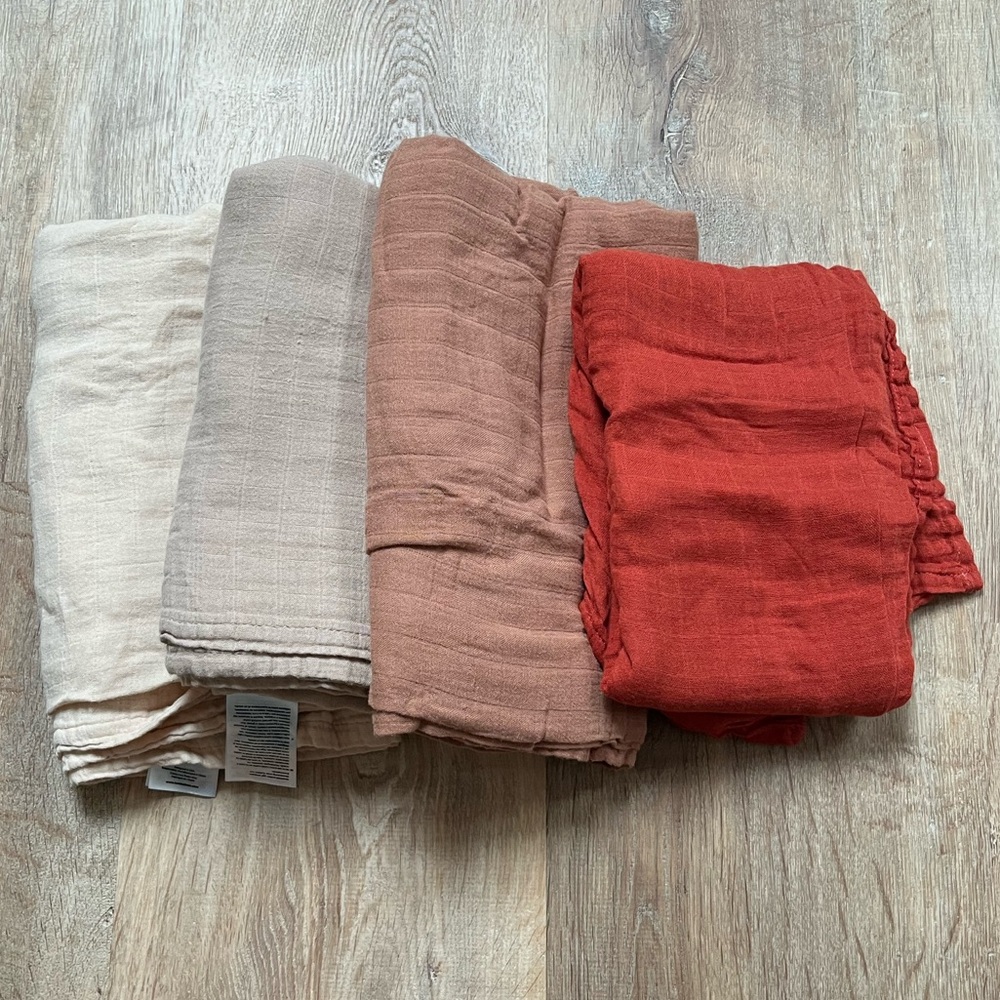 3 KeaBabies swaddle blankets and 1 Fern & Avery swaddle blanket